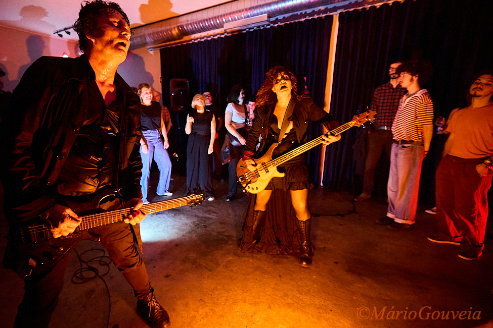 O Groove do Rock Industrial dos Putan Club no Socorro